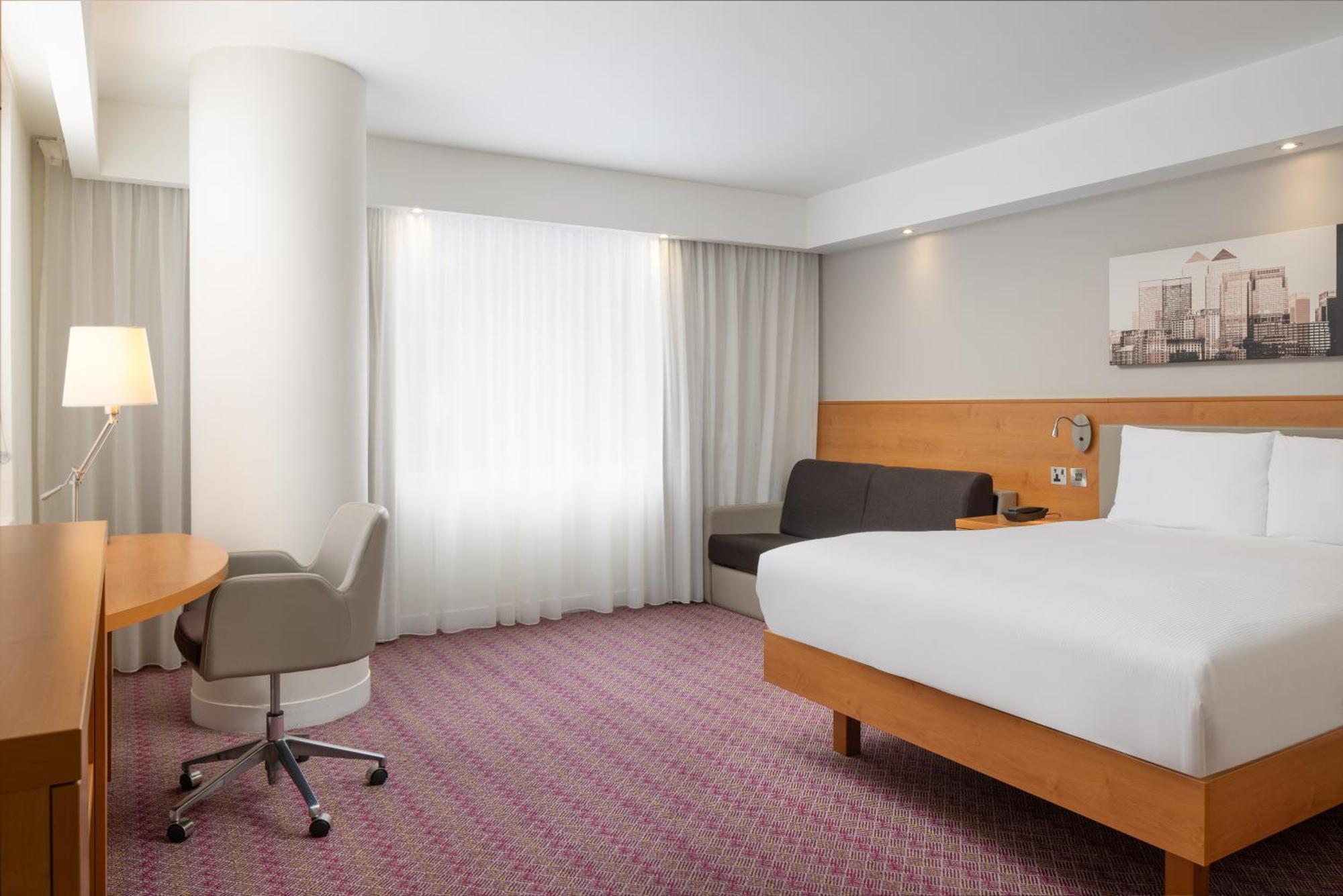 Hampton By Hilton London Gatwick Airport 3*