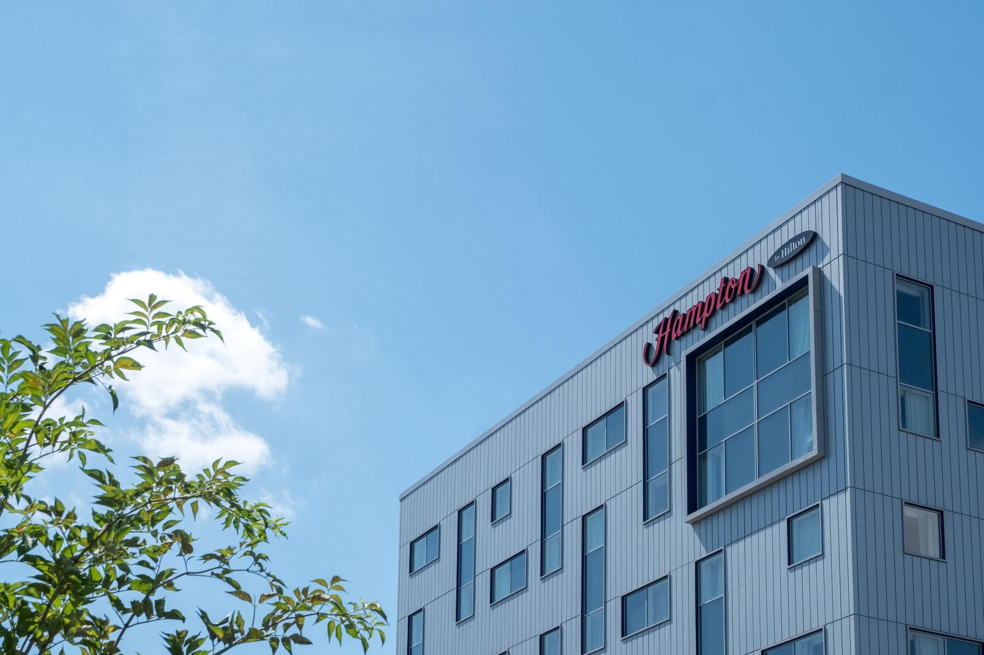 Hotel Hampton By Hilton London Gatwick Airport 3*