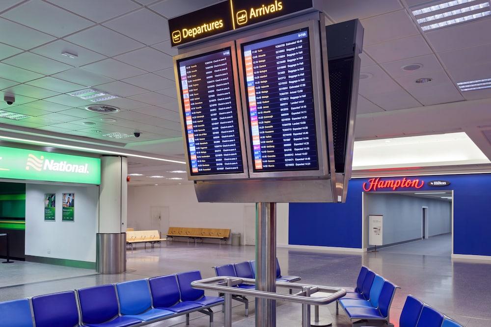 Hotel Hampton By Hilton London Gatwick Airport 3*