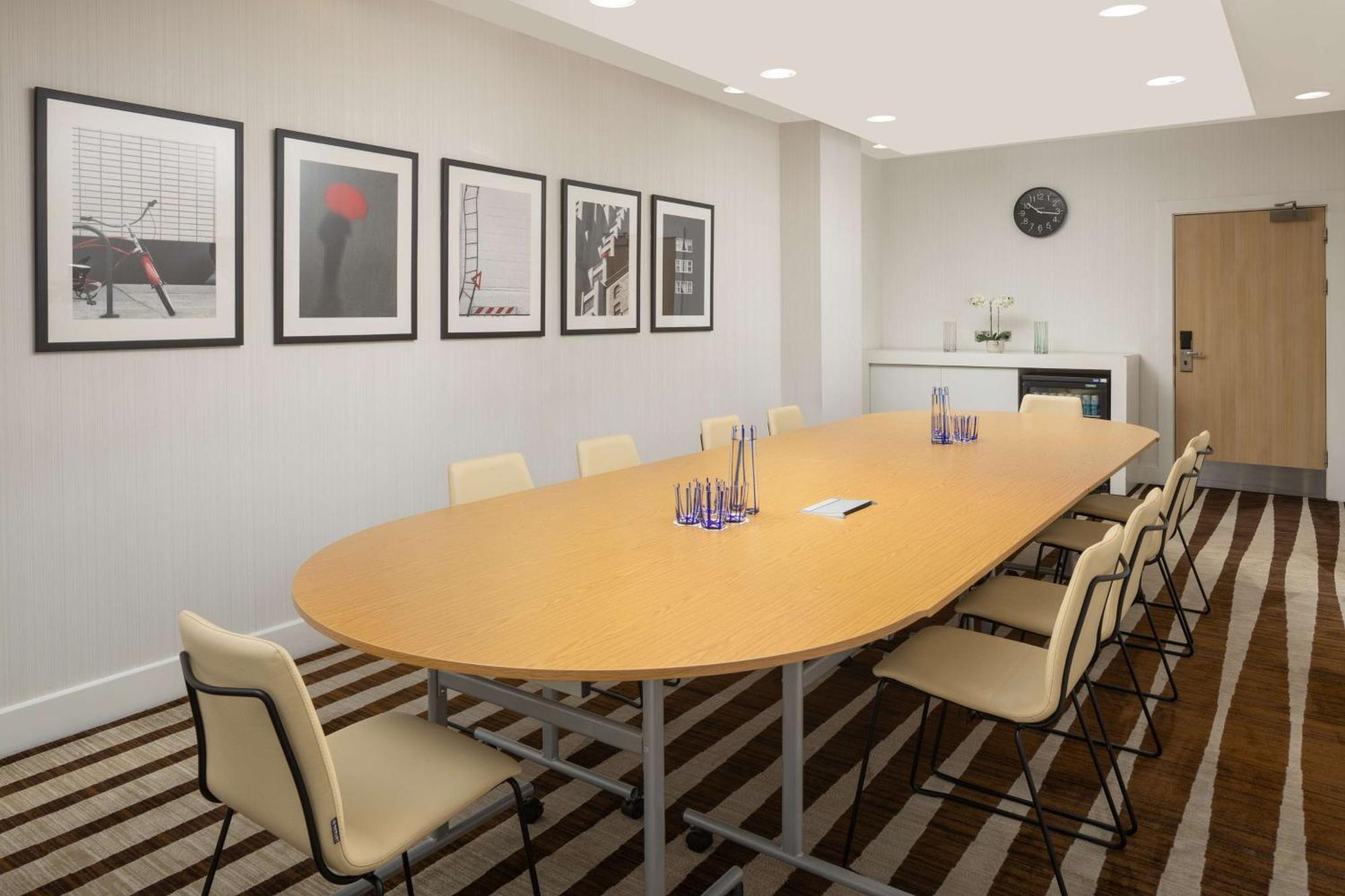 Hotel Hampton By Hilton London Gatwick Airport Horley