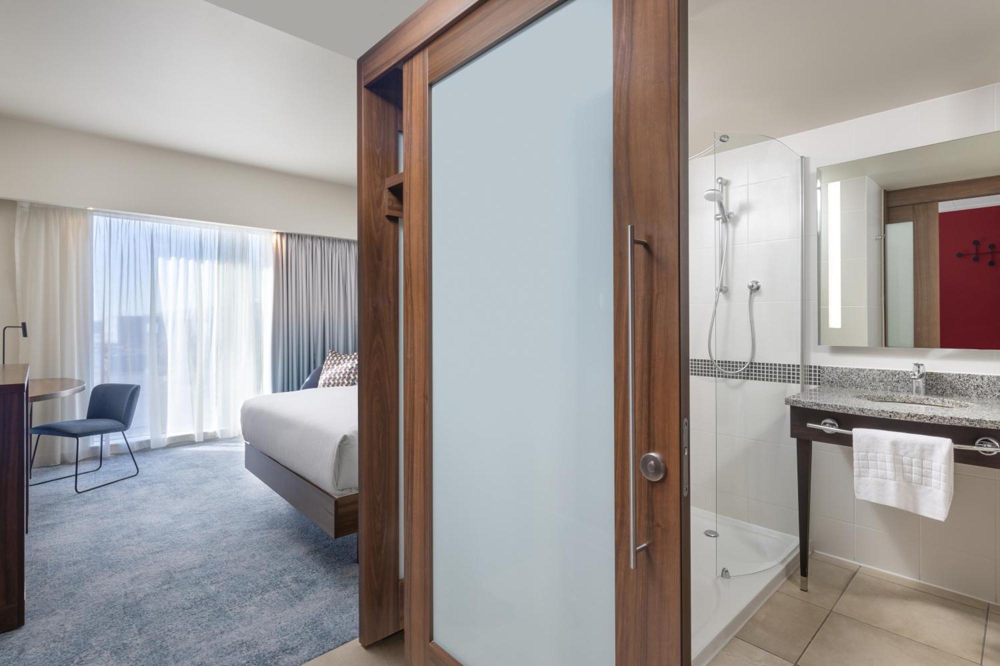 Hampton By Hilton London Gatwick Airport 3*