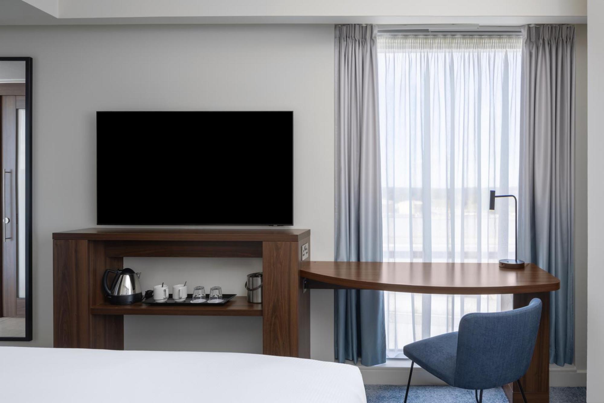 Hotel Hampton By Hilton London Gatwick Airport 3*