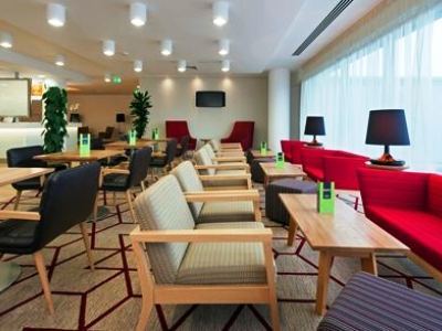 Hotel Hampton By Hilton London Gatwick Airport 3*